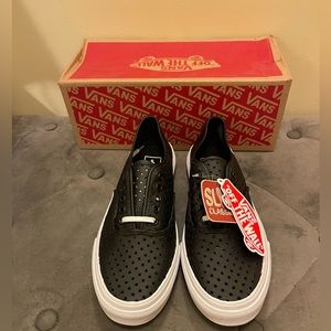 Vans AUTHENTIC SLIM PERFORATED STARS BLACK